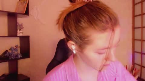 Kate online show from 03/11/25, 02:21