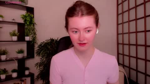 Snapshot of kate_cuddle chatting on 06/15/26, 02:36 Kate online show from 06/15/26, 02:36