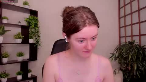 Snapshot of kate_cuddle chatting on 07/30/26, 02:21 Kate online show from 07/30/26, 02:21