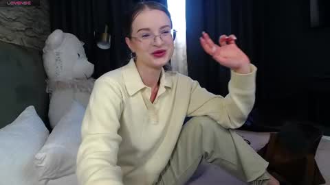 Snapshot of kate_jonson chatting on 07/08/26, 06:40 .Be kind and gentle with me and I will do my best for you. online show from 07/08/26, 06:40