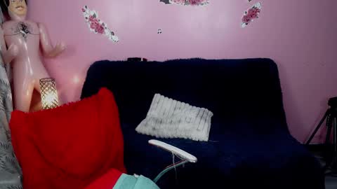 Snapshot of kate_lawrence_ chatting on 12/13/24, 08:20 kate_lawrence_ online show from 12/13/24, 08:20