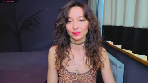 Snapshot of kate_millersi chatting on 07/15/26, 11:37 Kare online show from 07/15/26, 11:37
