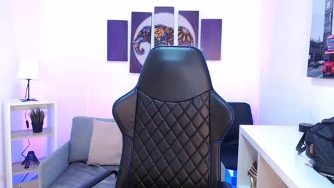 Kate  online show from 10/27/25, 10:52