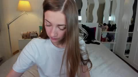 kate_redgar online show from 03/03/25, 01:31