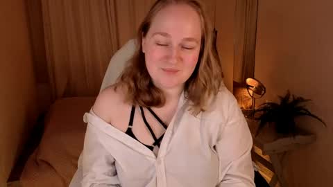 Snapshot of kate_rest chatting on 05/18/26, 01:39 Kate Follow me dear online show from 05/18/26, 01:39