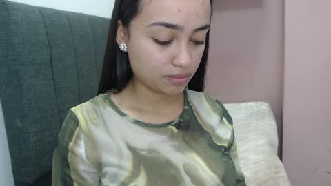 Snapshot of kate_stam chatting on 12/19/24, 01:29 Kari online show from 12/19/24, 01:29