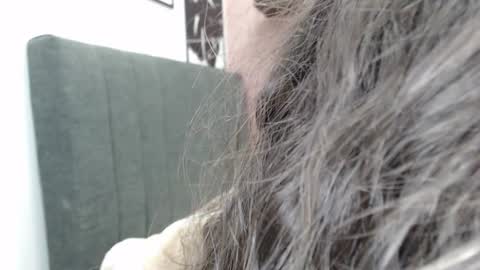 Snapshot of kate_stam chatting on 01/29/25, 01:28 Kari online show from 01/29/25, 01:28