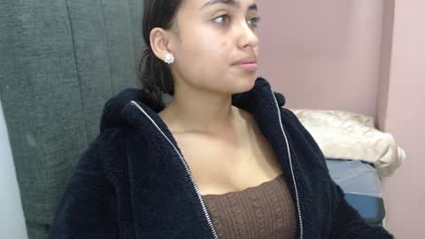 Snapshot of kate_stam chatting on 02/07/25, 01:01 Kari online show from 02/07/25, 01:01