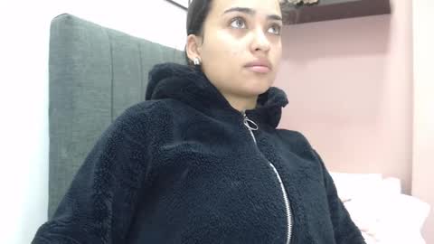 Snapshot of kate_stam chatting on 03/10/25, 01:10 Kari online show from 03/10/25, 01:10