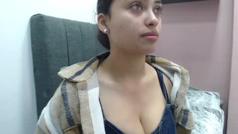 Snapshot of kate_stam chatting on 09/19/25, 01:23 Kari online show from 09/19/25, 01:23