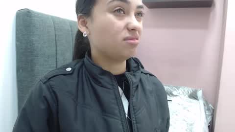 Snapshot of kate_stam chatting on 10/03/25, 01:19 Kari online show from 10/03/25, 01:19
