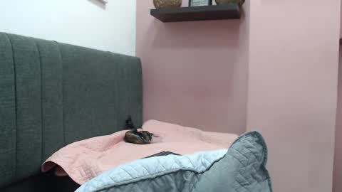 Snapshot of kate_stam chatting on 10/17/25, 01:46 Kari online show from 10/17/25, 01:46