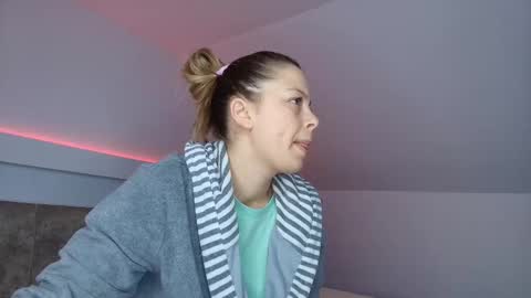 Snapshot of kateallyaa chatting on 01/12/26, 07:46 KateAllyaa online show from 01/12/26, 07:46