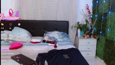 Snapshot of kateangelly chatting on 09/19/25, 03:19 kateangelly online show from 09/19/25, 03:19