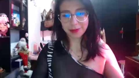 Snapshot of kateeen18 chatting on 05/17/26, 05:27 Kateeen18 online show from 05/17/26, 05:27