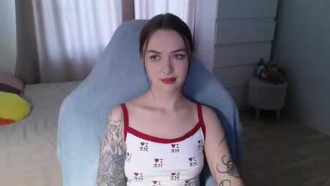 Snapshot of kateleoo chatting on 05/15/26, 01:29 Im Kate online show from 05/15/26, 01:29