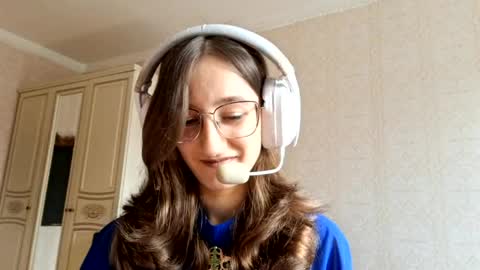 Elwyna online show from 03/24/26, 06:07