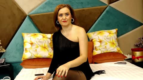 KateQueenston --  online show from 12/09/24, 08:22