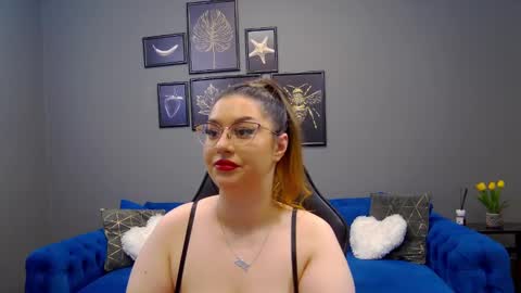 Snapshot of katewalker_ chatting on 01/23/25, 10:22 Kate online show from 01/23/25, 10:22