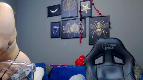 Snapshot of katewalker_ chatting on 02/13/25, 10:00 Kate online show from 02/13/25, 10:00