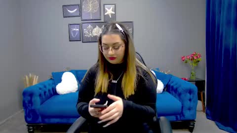 Snapshot of katewalker_ chatting on 03/04/25, 06:18 Kate online show from 03/04/25, 06:18