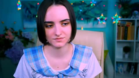 katewillows online show from 04/12/26, 04:39