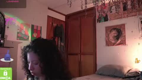 Snapshot of kathc_19 chatting on 06/27/26, 11:43 Katerine online show from 06/27/26, 11:43