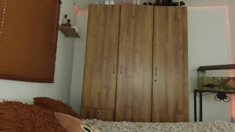 Snapshot of katherin_petrova1 chatting on 01/21/25, 01:50 kathe online show from 01/21/25, 01:50