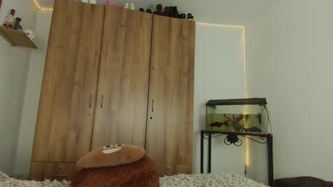 Snapshot of katherin_petrova1 chatting on 01/21/25, 04:54 kathe online show from 01/21/25, 04:54