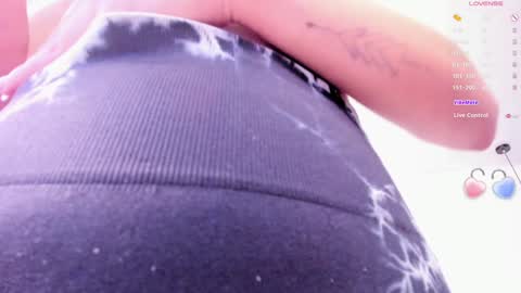 Snapshot of katherin_smith_ chatting on 01/04/25, 10:49 kathe online show from 01/04/25, 10:49