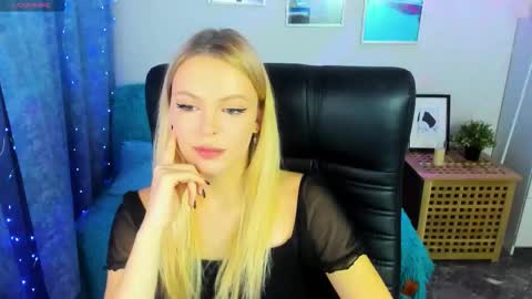 Snapshot of katherineepierce chatting on 10/18/25, 05:03 Katherine online show from 10/18/25, 05:03