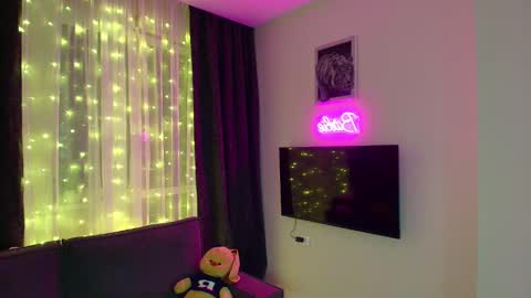 katherinepinke online show from 12/25/24, 03:08