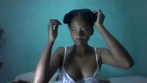 Snapshot of kathinah chatting on 06/08/26, 01:28 kathinah online show from 06/08/26, 01:28