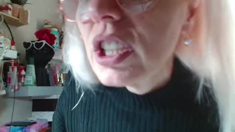 Snapshot of kathleenedwards chatting on 05/23/26, 10:52 Kathleen online show from 05/23/26, 10:52