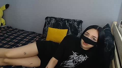 KathrineBerry online show from 01/03/25, 04:33