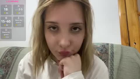 Snapshot of kathrinekiening chatting on 06/11/26, 04:16 Jessie online show from 06/11/26, 04:16