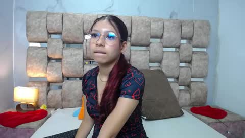 Snapshot of kathyaiden chatting on 04/23/26, 04:09 Kaht y Aiden online show from 04/23/26, 04:09