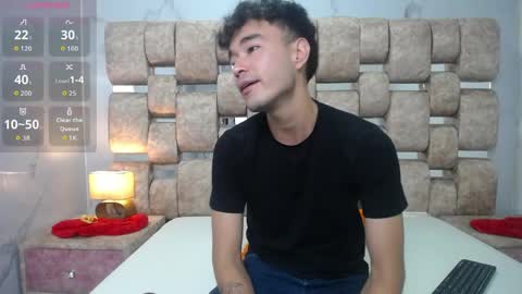 Snapshot of kathyaiden chatting on 05/02/26, 01:49 Kaht y Aiden online show from 05/02/26, 01:49