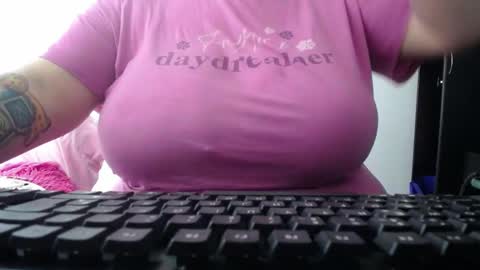 Snapshot of kathybigboobsbbw_ chatting on 12/20/24, 02:16 kathybigboobsbbw_ online show from 12/20/24, 02:16