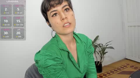 katia_12_ online show from 12/06/24, 10:52