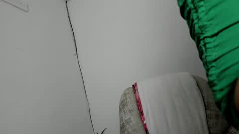 katia_12_ online show from 12/22/24, 11:09