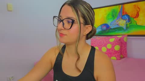 Snapshot of katia_foxx chatting on 05/04/26, 12:23 Khaterine online show from 05/04/26, 12:23