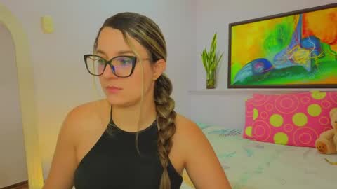 Snapshot of katia_foxx chatting on 05/21/26, 12:01 Khaterine online show from 05/21/26, 12:01