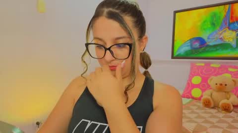 Snapshot of katia_foxx chatting on 05/26/26, 12:12 Khaterine online show from 05/26/26, 12:12