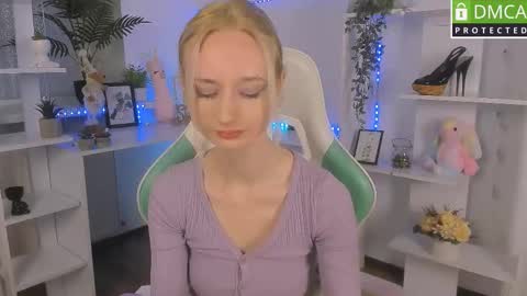 Katia  online show from 10/12/25, 05:39