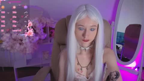 Katia  online show from 11/19/25, 06:35