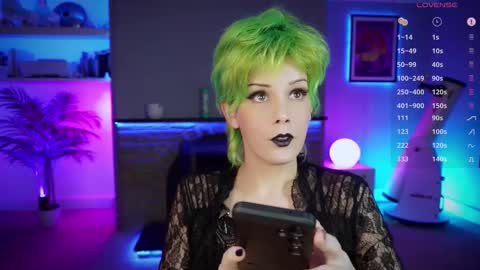 Katie online show from 11/04/25, 06:51