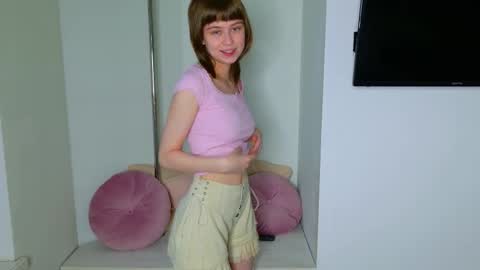 Snapshot of katie_ktk chatting on 09/20/25, 01:45 Katie online show from 09/20/25, 01:45