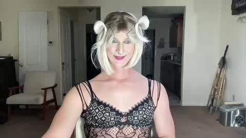 Snapshot of katiebabykitty chatting on 04/20/26, 02:31 katiebabykitty online show from 04/20/26, 02:31