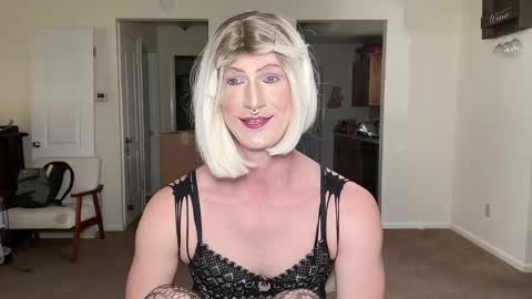 Snapshot of katiebabykitty chatting on 04/22/26, 02:40 katiebabykitty online show from 04/22/26, 02:40
